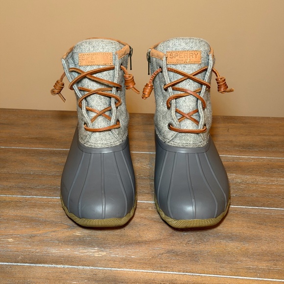 Sperry Shoes - Women's Sperry Saltwater Embossed Wool Duck Boot - Dark Grey